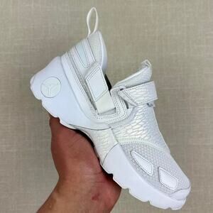 2016 Jordan Trunner LX "Triple White" Women 6